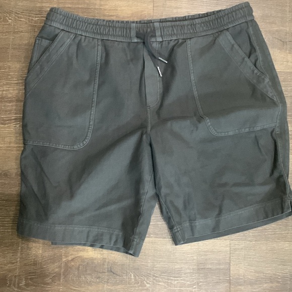 ATHLETA Green Farallon Bermuda Shorts - sz 16 - Picture 7 of 8